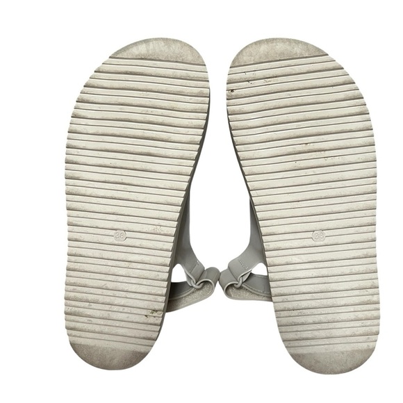 CUSHIONAIRE Women's 38 7.5 Feather cloud recovery slide sandals with +Comfort - Picture 8 of 8